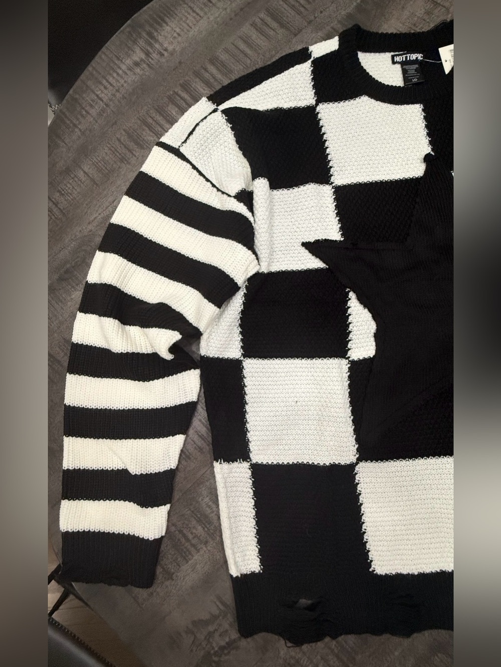 Hot Topic Black and White Checkerboard Star Crewneck Sweater - Picture 3 of 6